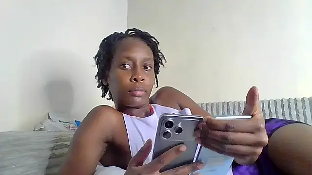 Snapshot of curvypetite chatting on 05.25.26 curvypetite online show from 05.25.26
