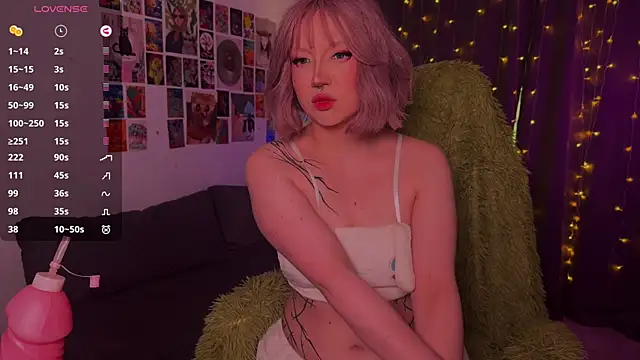 Snapshot of EnJooyce chatting on 05.28.26 EnJooyce online show from 05.28.26