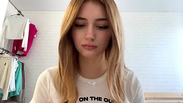 Snapshot of CicelyScolnik chatting on 05.19.26 CicelyScolnik online show from 05.19.26