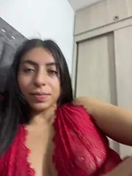 Snapshot of Velunett chatting on 05.31.26 Velunett online show from 05.31.26