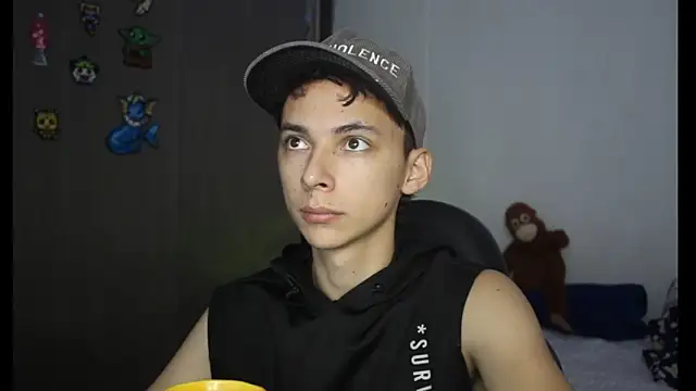 Snapshot of archi_love chatting on 12.08.24 archi love online show from 12.08.24