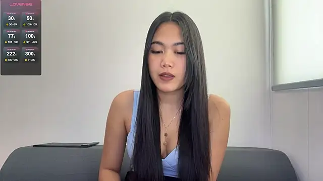 Snapshot of CozyMia chatting on 05.20.26 CozyMia online show from 05.20.26