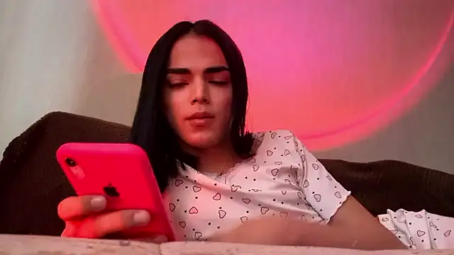 Snapshot of MarlyJess chatting on 05.28.26 MarlyJess online show from 05.28.26