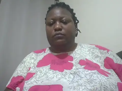 Snapshot of fat_ebonyqueen chatting on 06.09.26 fat ebonyqueen online show from 06.09.26