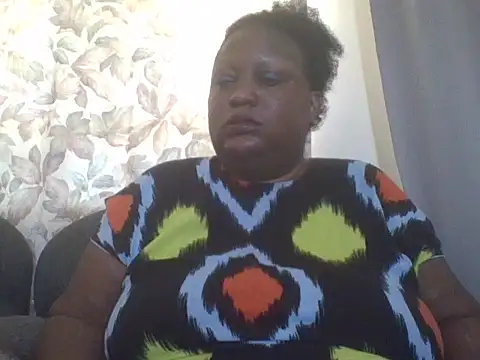 Snapshot of fat_ebonyqueen chatting on 07.07.26 fat ebonyqueen online show from 07.07.26