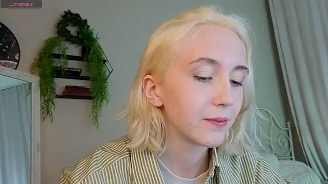 Snapshot of Elen__Moore chatting on 05.29.26 Elen Moore online show from 05.29.26