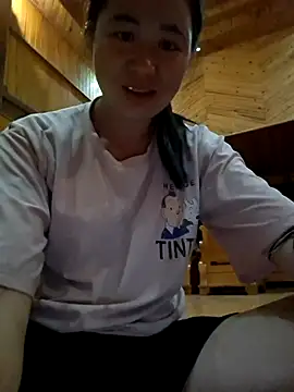 Snapshot of Mila_00 chatting on 06.05.26 Mila 00 online show from 06.05.26