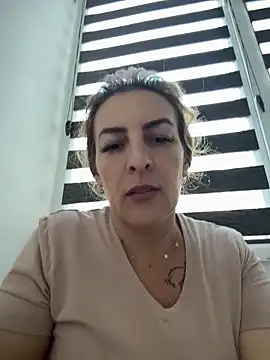 Snapshot of Hot-Milf4U chatting on 06.20.26 Hot-Milf4U online show from 06.20.26