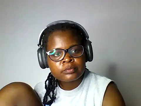 Snapshot of ladar chatting on 07.11.26 ladar online show from 07.11.26