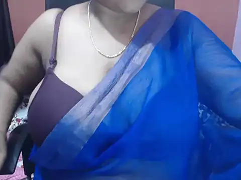 Snapshot of Madina_12 chatting on 05.21.26 Madina 12 online show from 05.21.26