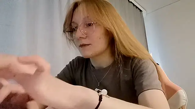 Snapshot of LauraTurber chatting on 05.20.26 LauraTurber online show from 05.20.26
