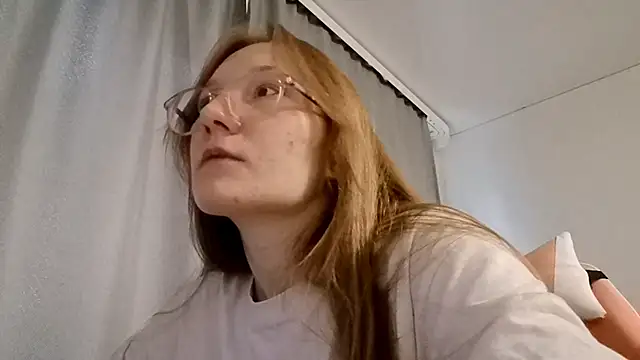 Snapshot of LauraTurber chatting on 05.24.26 LauraTurber online show from 05.24.26