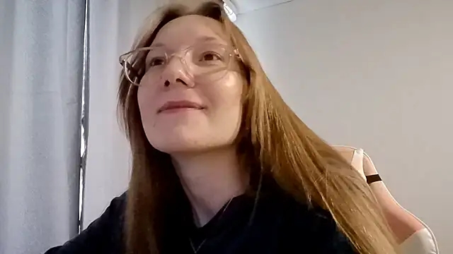 Snapshot of LauraTurber chatting on 05.29.26 LauraTurber online show from 05.29.26