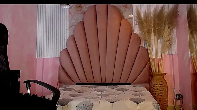 Snapshot of Kyomi_Hunt chatting on 06.12.26 Kyomi Hunt online show from 06.12.26