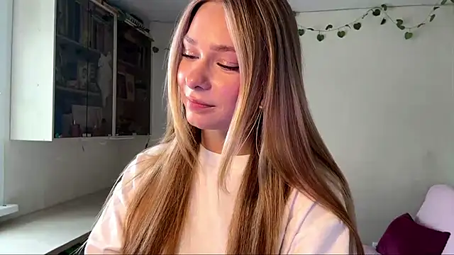 Snapshot of JulietFekete chatting on 05.28.26 JulietFekete online show from 05.28.26