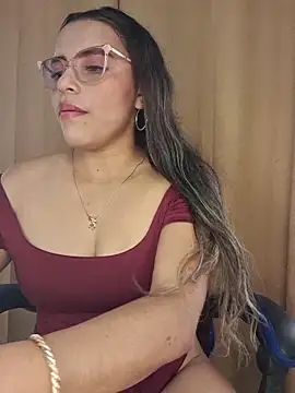 Snapshot of Estrella_em chatting on 05.23.26 Estrella em online show from 05.23.26