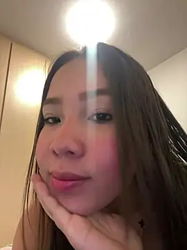 Snapshot of bellaroch chatting on 05.29.26 bellaroch online show from 05.29.26