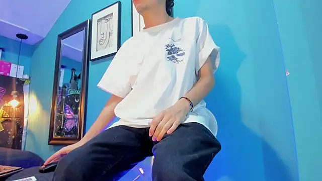 Snapshot of kevinn_bluee chatting on 05.27.26 kevinn bluee online show from 05.27.26