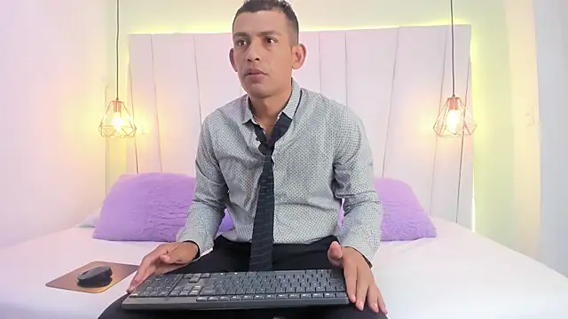 Snapshot of AntonioRuda chatting on 05.23.26 AntonioRuda online show from 05.23.26