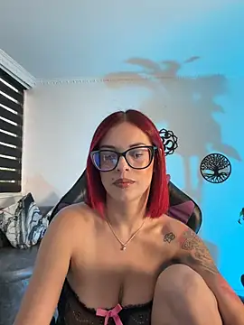 Snapshot of HaileeBeer_ chatting on 05.21.26 HaileeBeer online show from 05.21.26