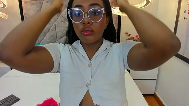 ZoeBrowns online show from 07.10.26