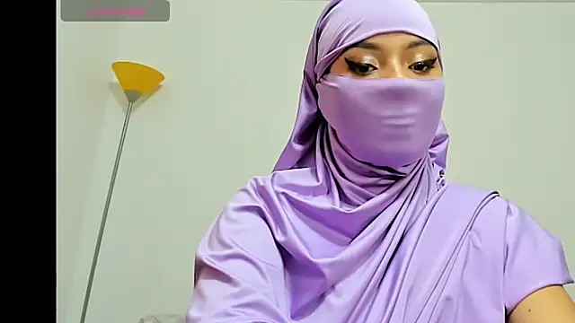 Snapshot of Samira_1 chatting on 05.27.26 Samira 1 online show from 05.27.26