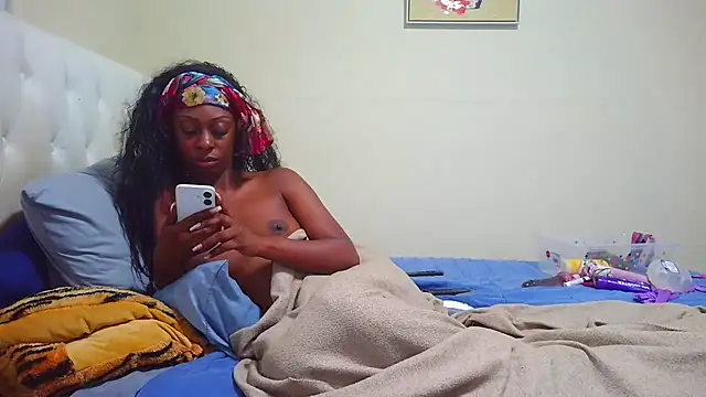 Snapshot of Prettylondond chatting on 07.17.26 Prettylondond online show from 07.17.26