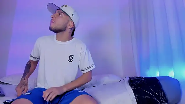 Snapshot of _Kevin_xxx chatting on 10.12.25 Kevin xxx online show from 10.12.25