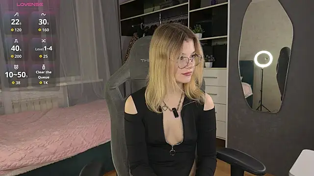 Snapshot of KamiiRize chatting on 06.19.26 KamiiRize online show from 06.19.26