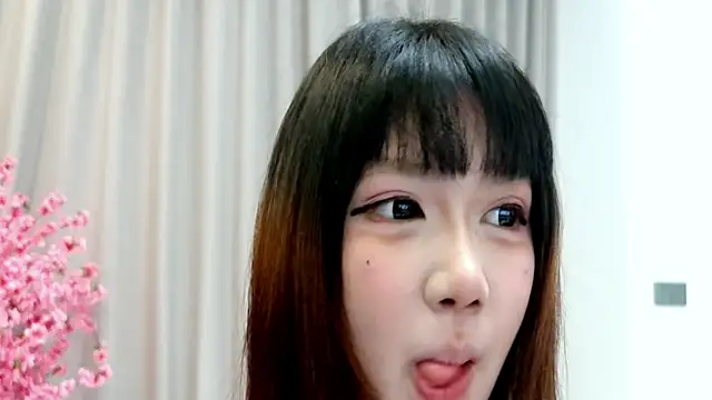 Snapshot of yan-0705 chatting on 05.27.26 yan-0705 online show from 05.27.26