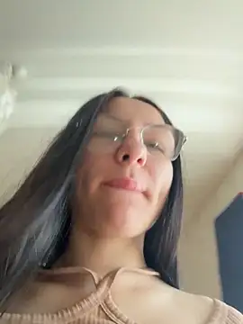 Snapshot of KameliaMur chatting on 05.28.26 KameliaMur online show from 05.28.26