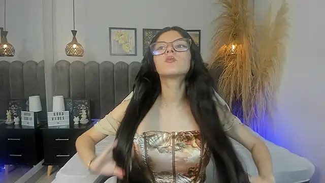 Snapshot of amber_hill__ chatting on 05.28.26 amber hill online show from 05.28.26