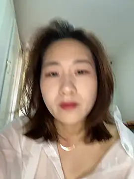 Snapshot of U-mi chatting on 06.02.26 U-mi online show from 06.02.26