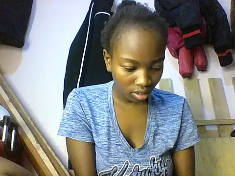 Snapshot of aliana082169 chatting on 06.10.26 aliana082169 online show from 06.10.26
