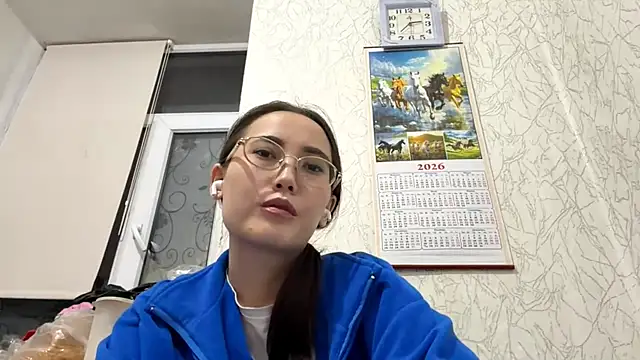 Snapshot of VickieTrudo chatting on 06.02.26 VickieTrudo online show from 06.02.26