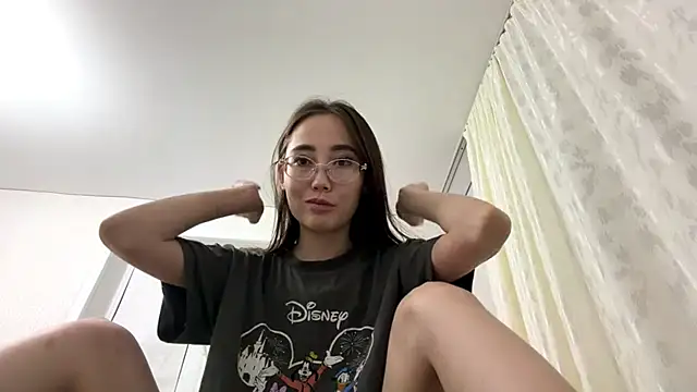 Snapshot of VickieTrudo chatting on 07.06.26 VickieTrudo online show from 07.06.26