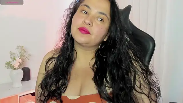 JadeBellee online show from 05.25.26