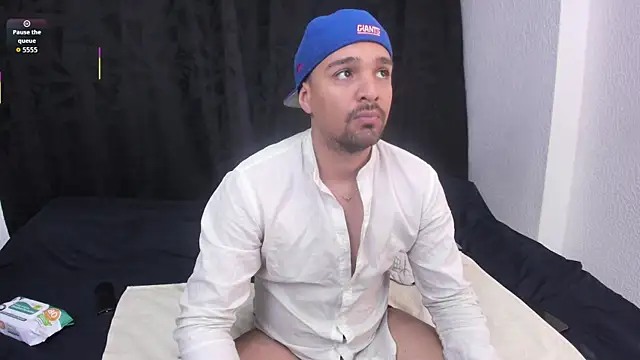 Snapshot of max_ed chatting on 05.27.26 max ed online show from 05.27.26