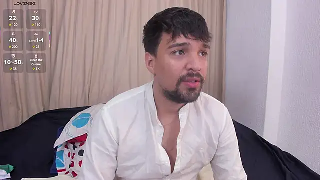Snapshot of max_ed chatting on 06.15.26 max ed online show from 06.15.26