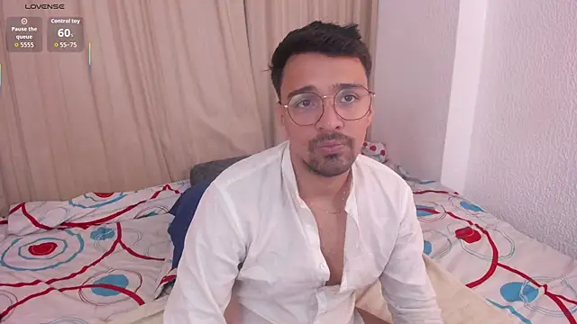 Snapshot of max_ed chatting on 07.14.26 max ed online show from 07.14.26