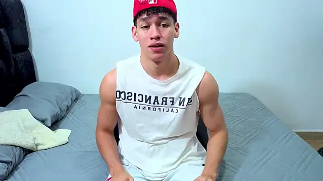 Snapshot of Luke_Muscle chatting on 07.08.26 Luke Muscle online show from 07.08.26