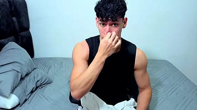 Snapshot of Luke_Muscle chatting on 07.12.26 Luke Muscle online show from 07.12.26