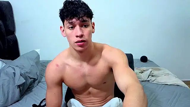 Snapshot of Luke_Muscle chatting on 07.12.26 Luke Muscle online show from 07.12.26