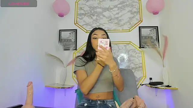 Snapshot of jaulyn_18__ chatting on 05.26.26 jaulyn 18 online show from 05.26.26