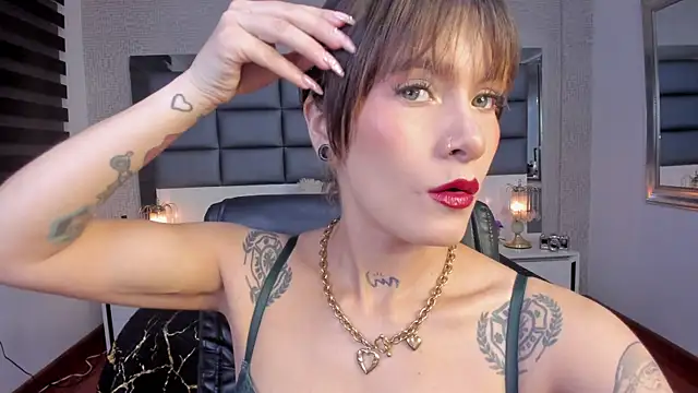 Snapshot of Mrs_Regina_clk chatting on 07.10.26 Mrs Regina clk online show from 07.10.26