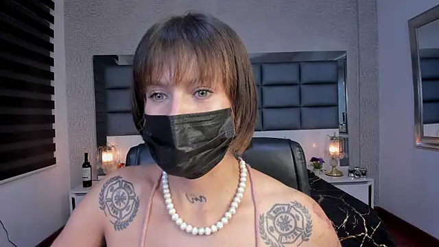 Snapshot of Mrs_Regina_clk chatting on 07.16.26 Mrs Regina clk online show from 07.16.26