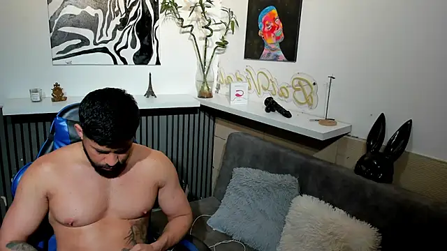 Snapshot of RikyAaron chatting on 06.18.26 RikyAaron online show from 06.18.26