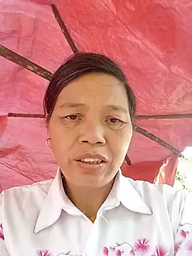 Snapshot of Elfledaa chatting on 06.14.26 Elfledaa online show from 06.14.26