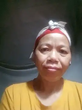 Snapshot of Elfledaa chatting on 06.15.26 Elfledaa online show from 06.15.26