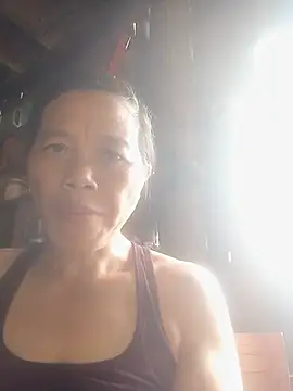 Snapshot of Elfledaa chatting on 06.25.26 Elfledaa online show from 06.25.26